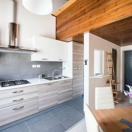 Apartment 101 Via Esino *