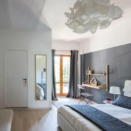 101 Via Esino Apartment *